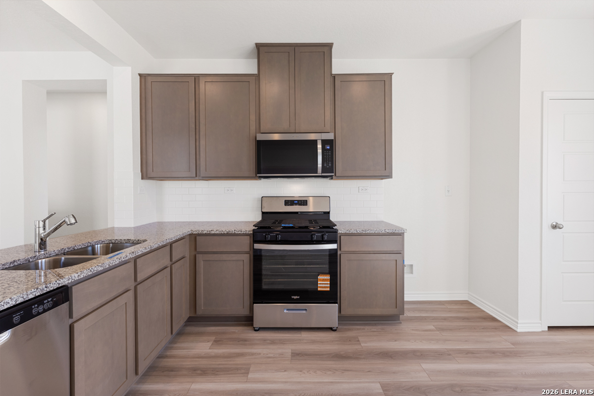 10042 Jagger Avenue Converse TX 78109