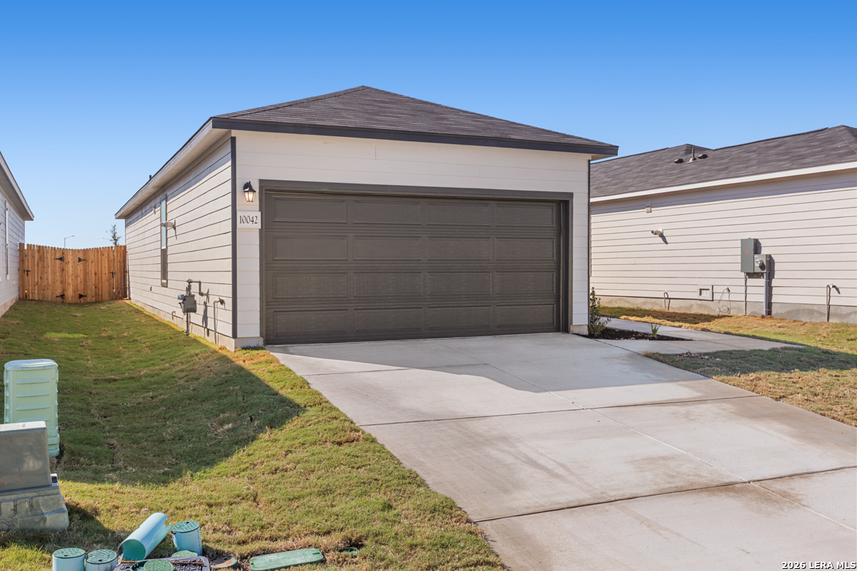10042 Jagger Avenue Converse TX 78109