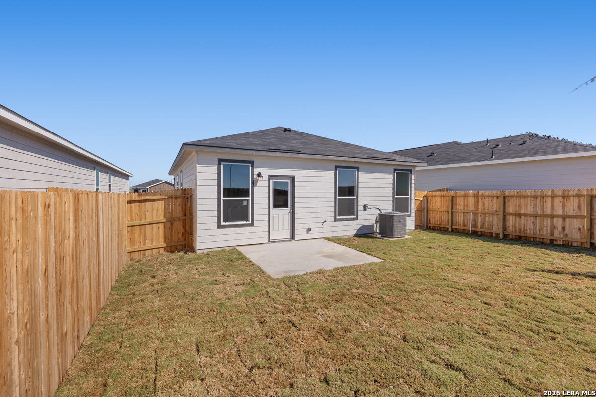 10042 Jagger Avenue Converse TX 78109
