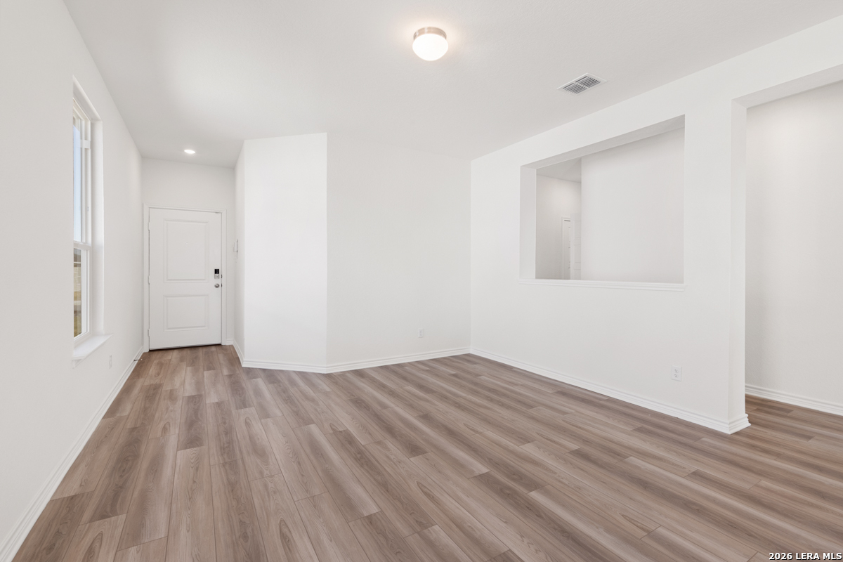 10042 Jagger Avenue Converse TX 78109