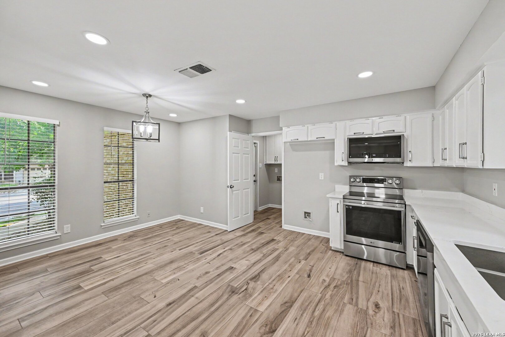 6154 Desert Trail San Antonio TX 78249