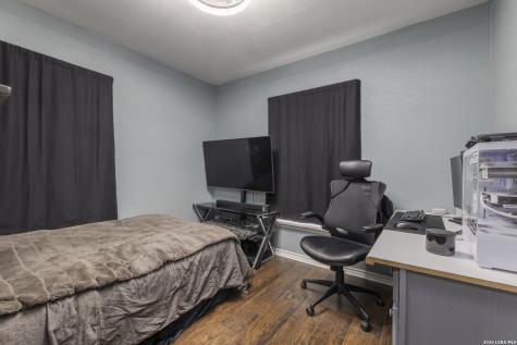 867 Price San Antonio TX 78211