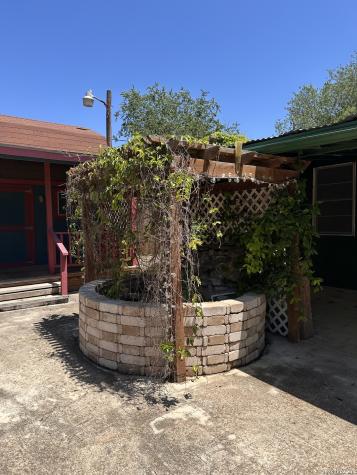 601 Poplar Street Jourdanton TX 78026