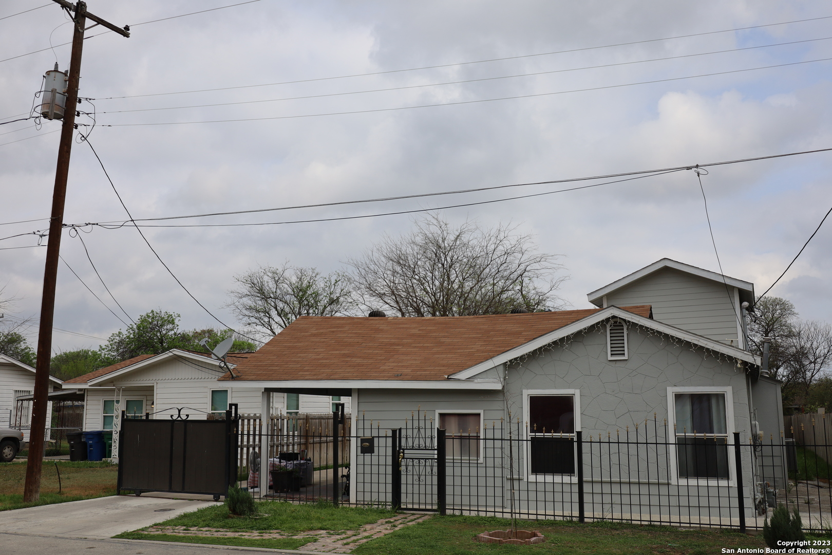 2711 W French Place San Antonio TX 78201