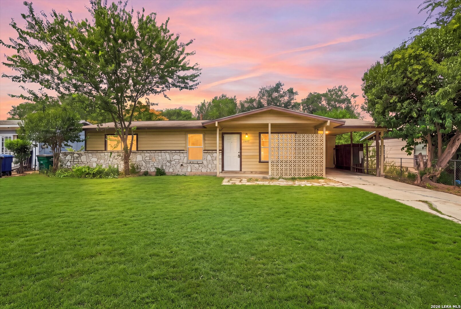 1807 Harness Lane San Antonio TX 78227