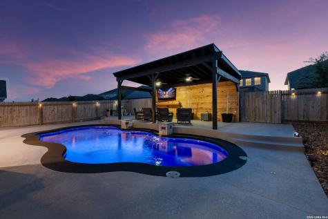 9735 War Party Trail San Antonio TX 78254