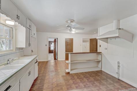 9403 Forest Oak San Antonio TX 78217