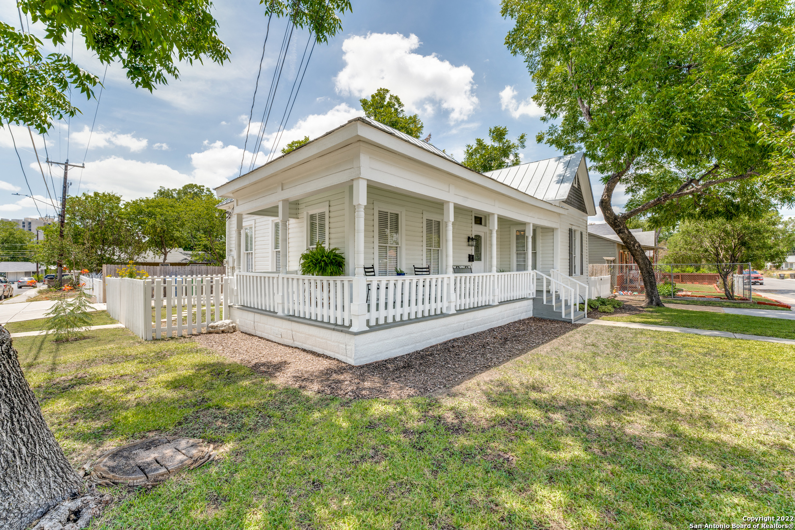 902 W French Place San Antonio TX 78212