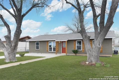 2302 Elaine Drive Hondo TX 78861