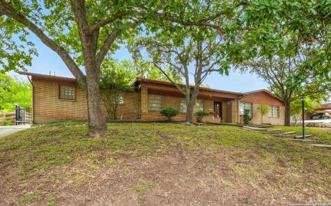 207 E Woodlake Drive San Antonio TX 78229