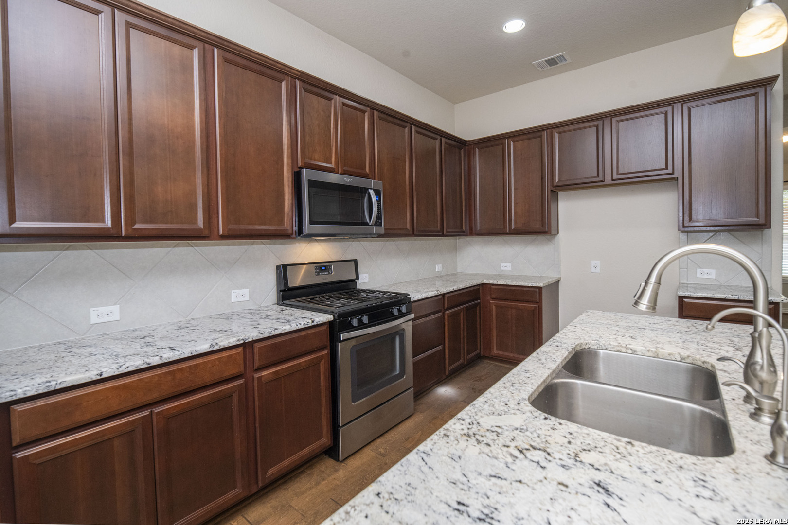 712 Pulitzer Cibolo TX 78108
