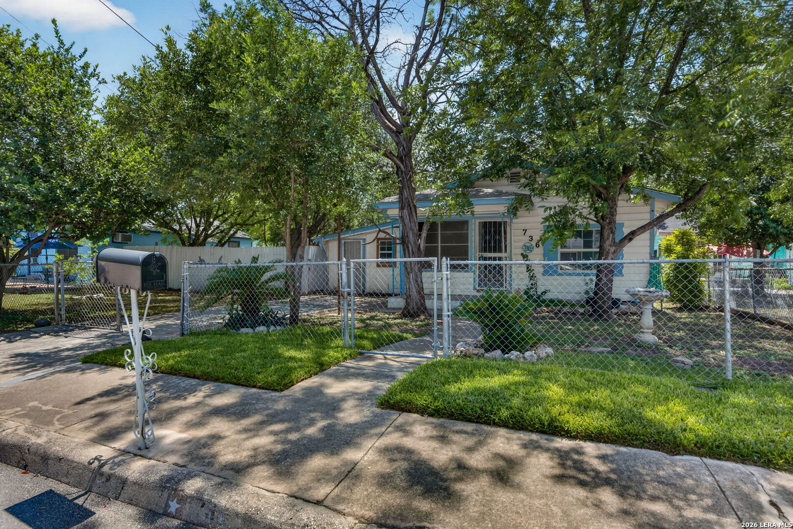 736 S San Eduardo Avenue San Antonio TX 78237