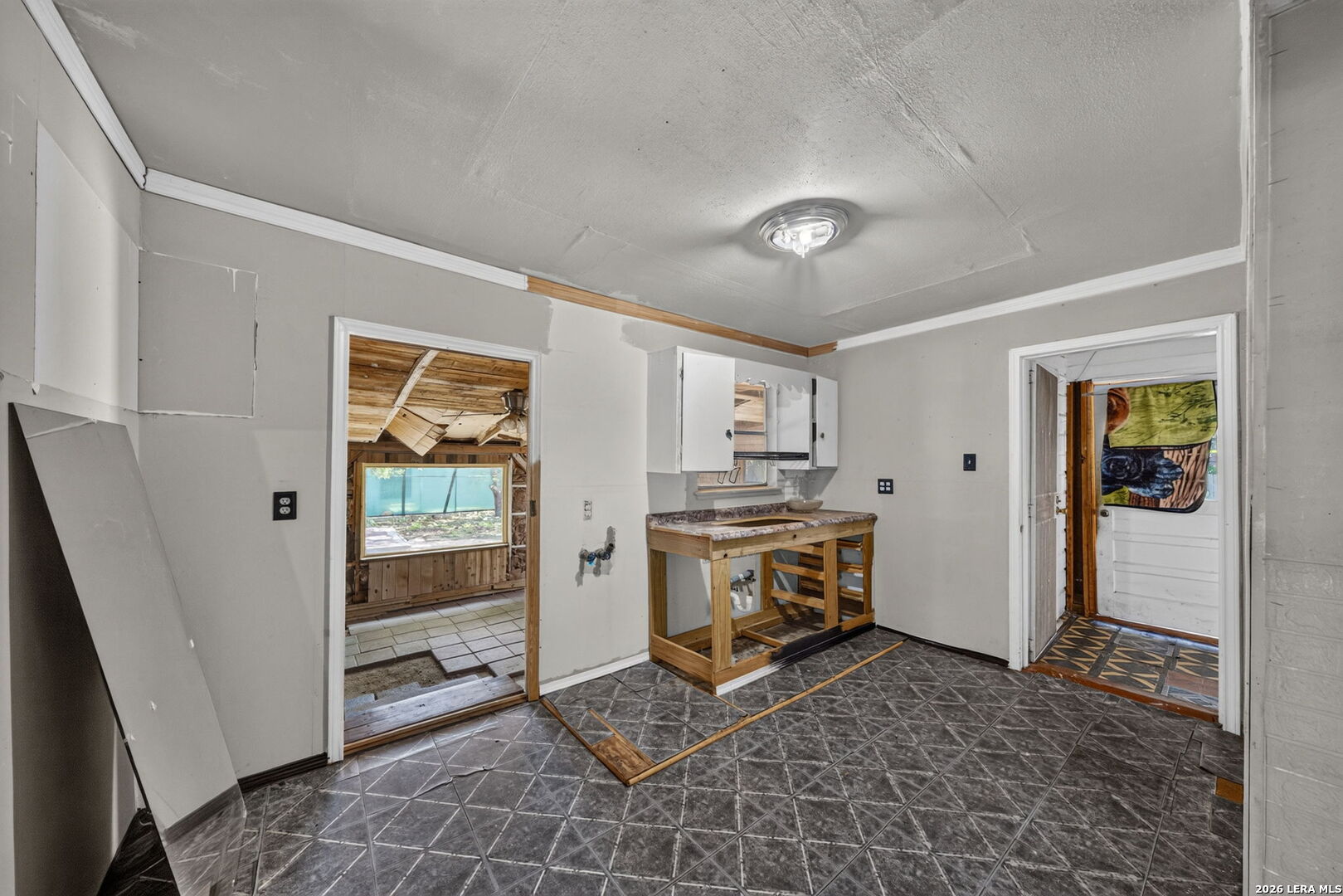 736 S San Eduardo Avenue San Antonio TX 78237