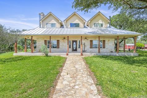 4450 Highway 173 Jourdanton TX 78026