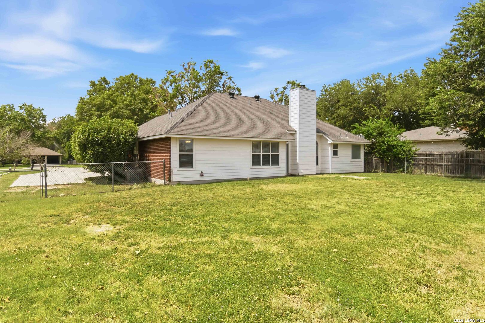 521 Woodlake Drive Mcqueeney TX 78123