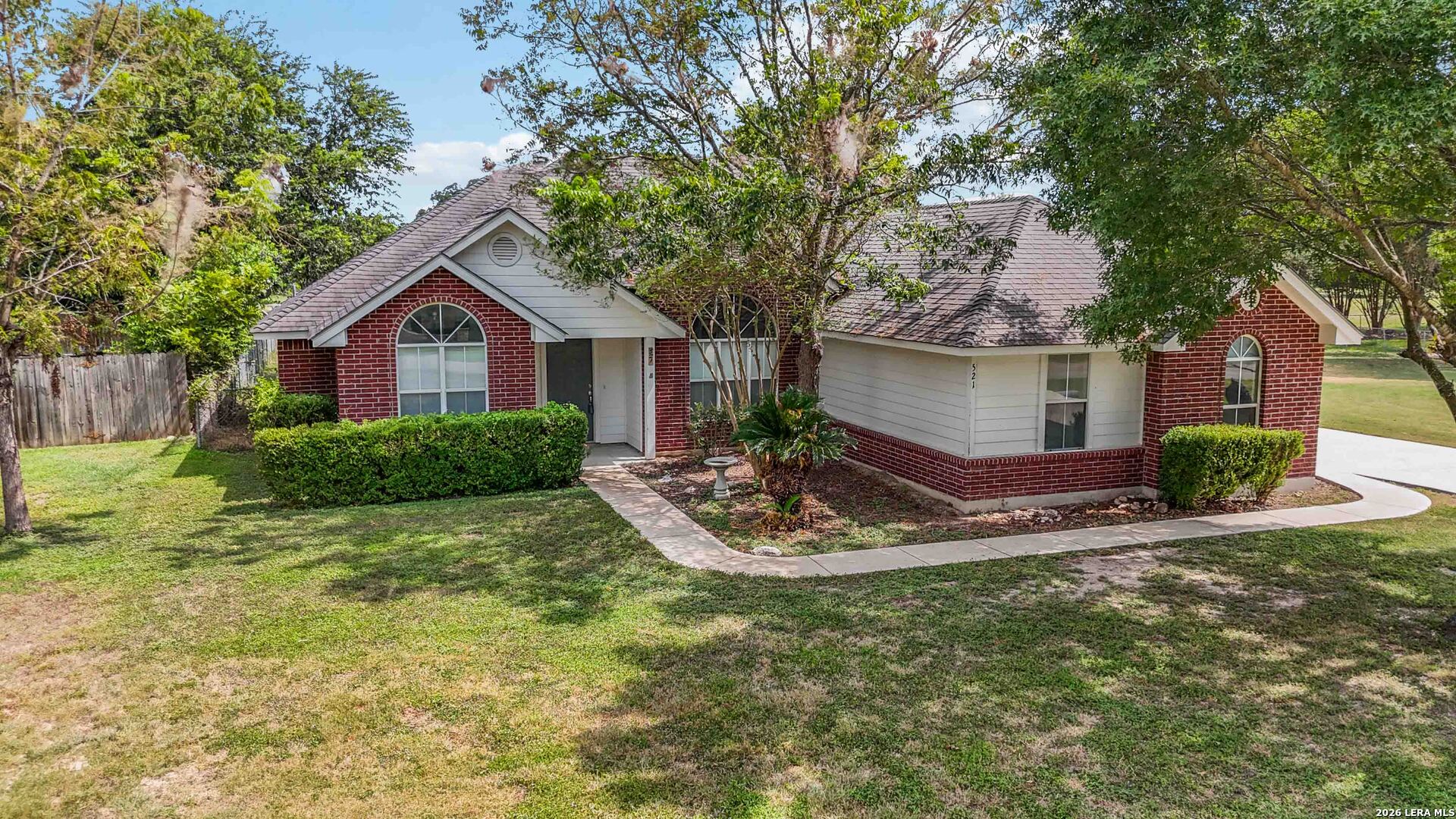 521 Woodlake Drive Mcqueeney TX 78123