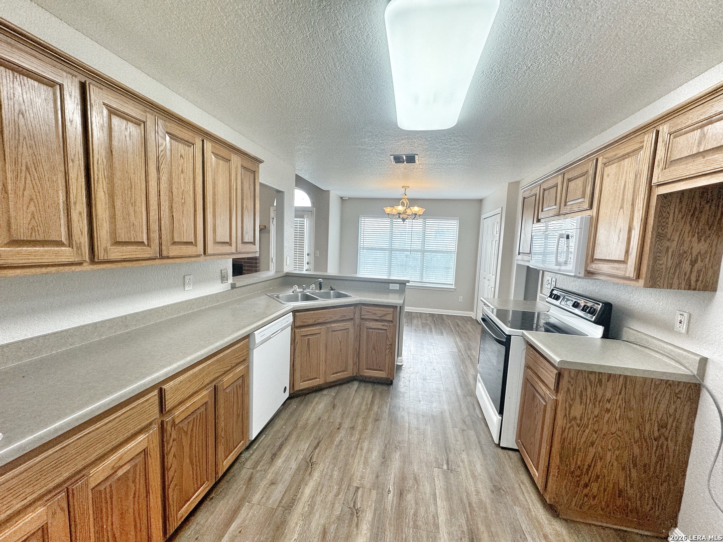 521 Woodlake Drive Mcqueeney TX 78123
