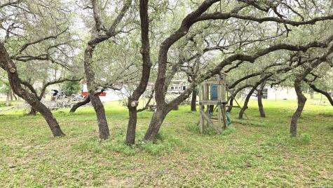318 Shady Oaks Floresville TX 78114