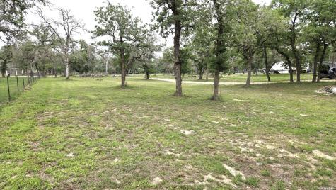 318 Shady Oaks Floresville TX 78114