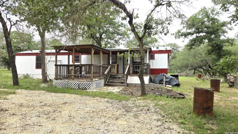 318 Shady Oaks Floresville TX 78114