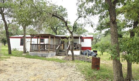 318 Shady Oaks Floresville TX 78114