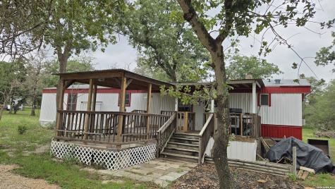 318 Shady Oaks Floresville TX 78114