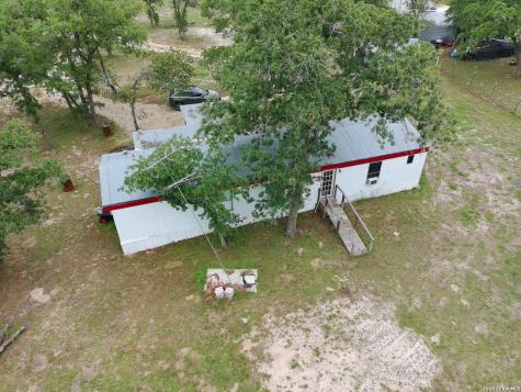 318 Shady Oaks Floresville TX 78114