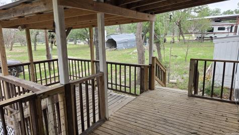 318 Shady Oaks Floresville TX 78114