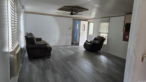 318 Shady Oaks Floresville TX 78114