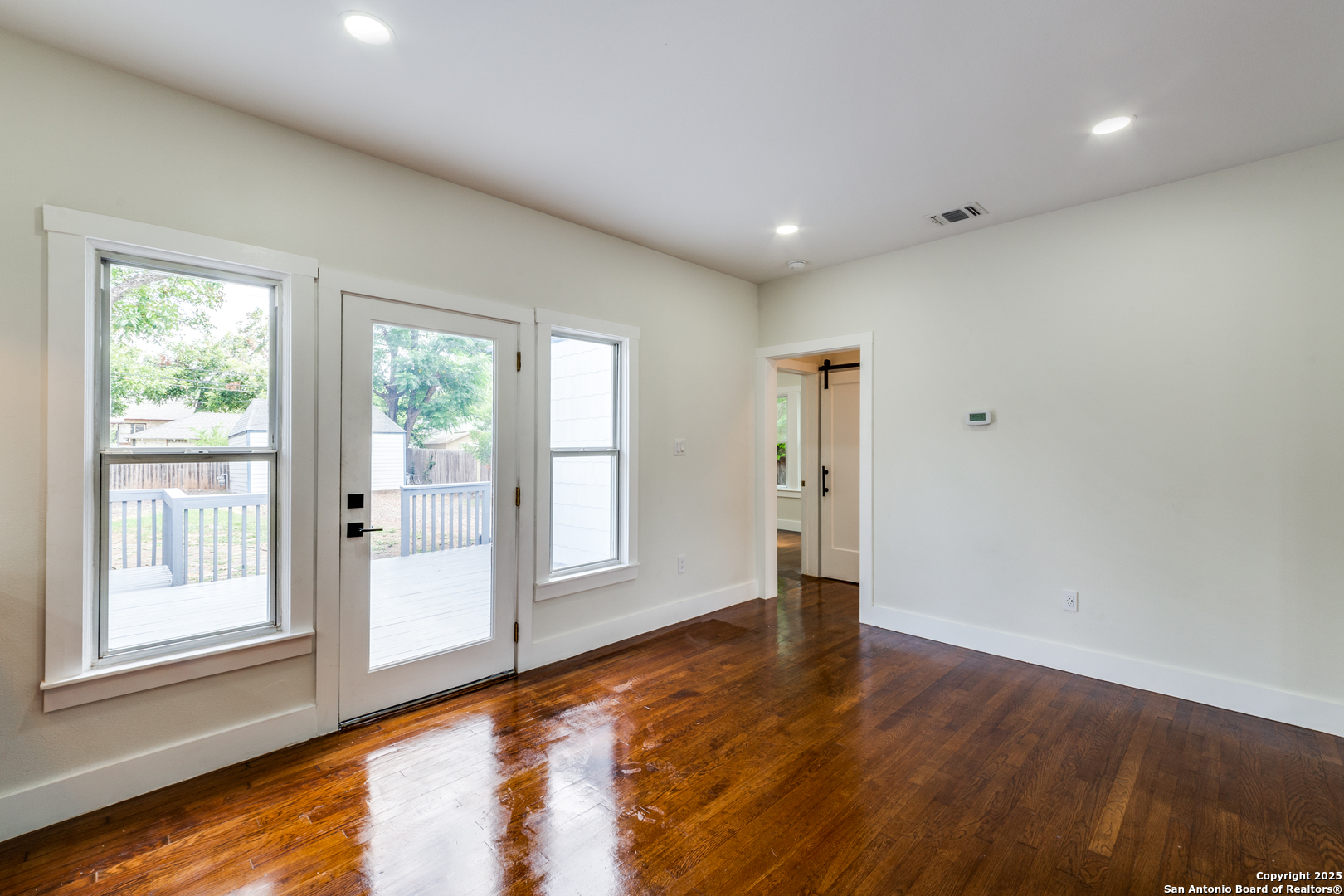 2007 W Mistletoe Avenue San Antonio TX 78201