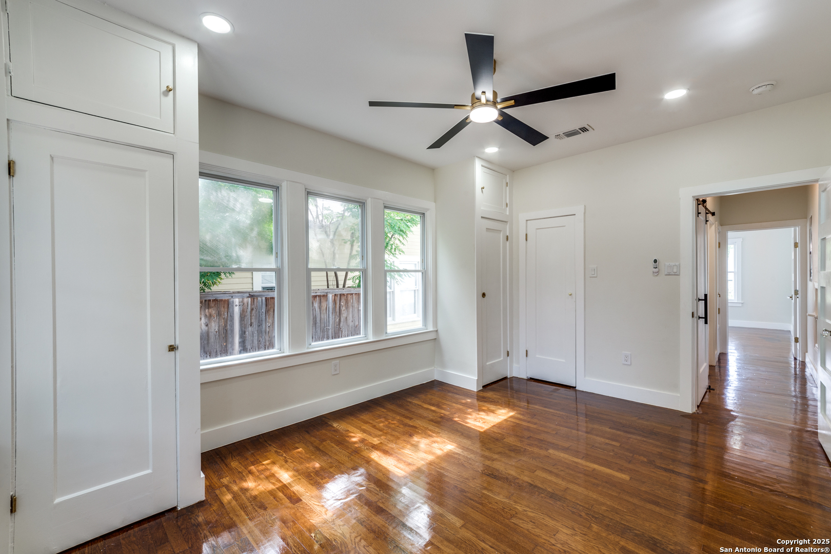 2007 W Mistletoe Avenue San Antonio TX 78201