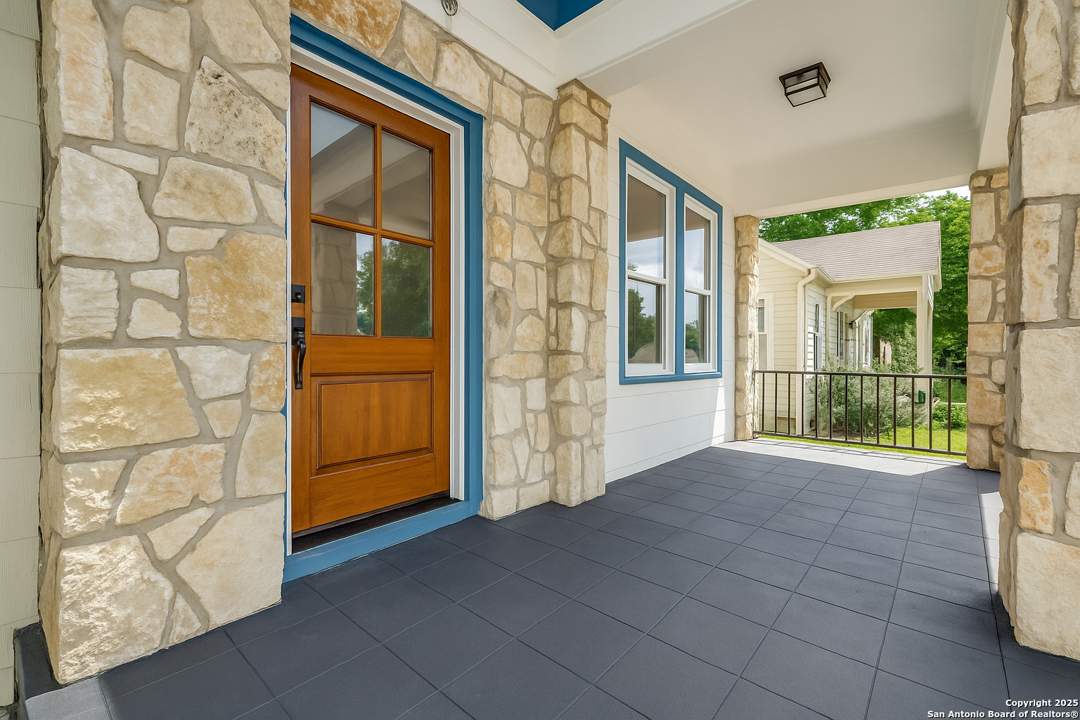 2007 W Mistletoe Avenue San Antonio TX 78201