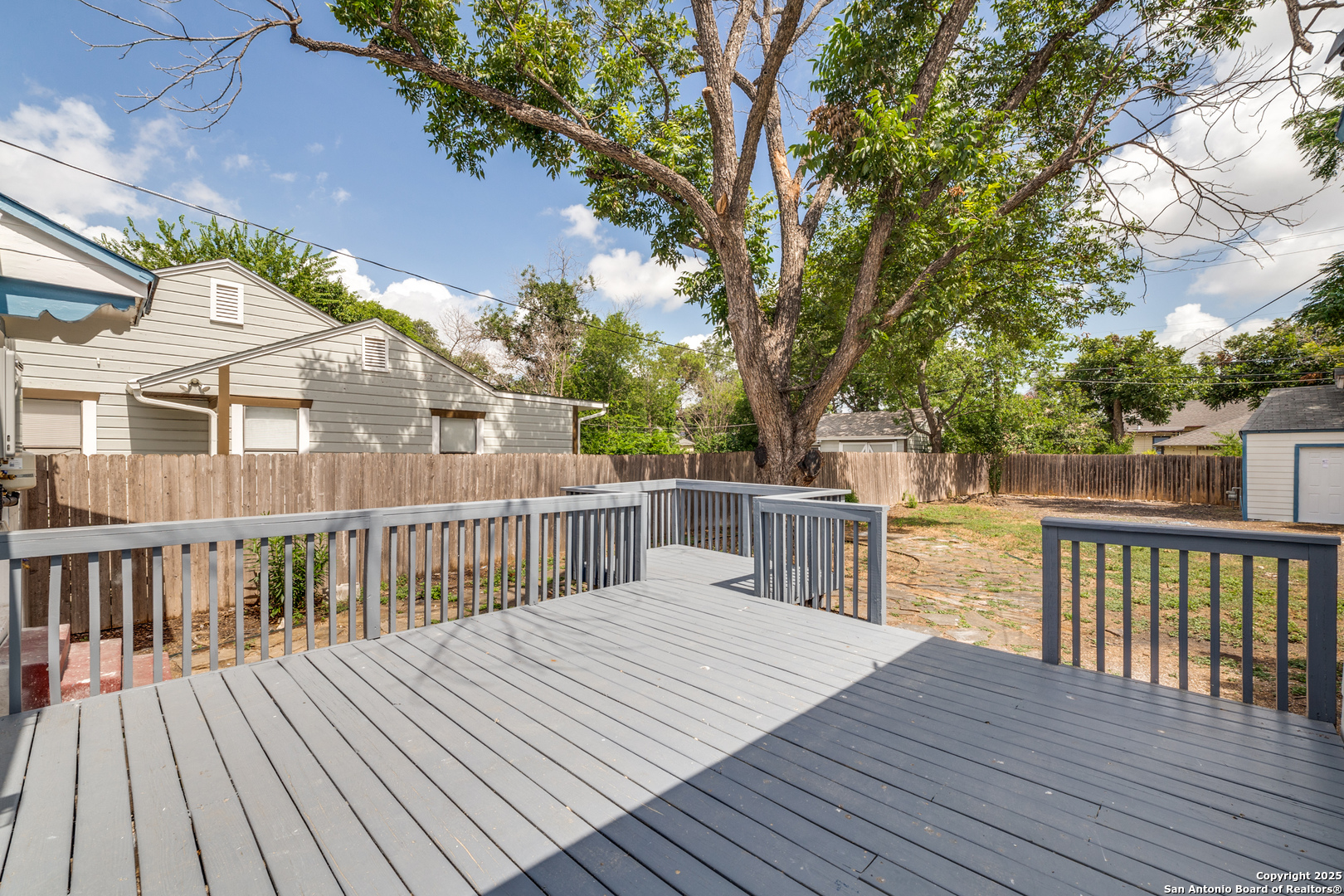 2007 W Mistletoe Avenue San Antonio TX 78201