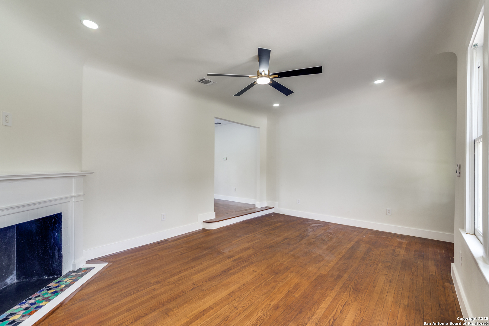 2007 W Mistletoe Avenue San Antonio TX 78201