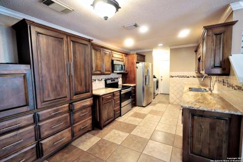 3647 Cameron Springs San Antonio TX 78244