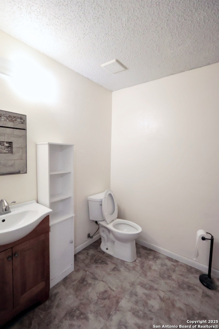 3647 Cameron Springs San Antonio TX 78244