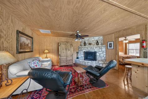4983 Ranch Road 1051 Uvalde TX 78801