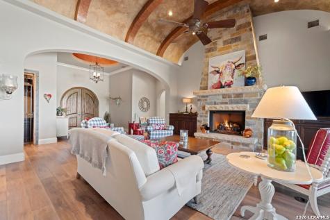 538 Oak Shores Drive Canyon Lake TX 78133