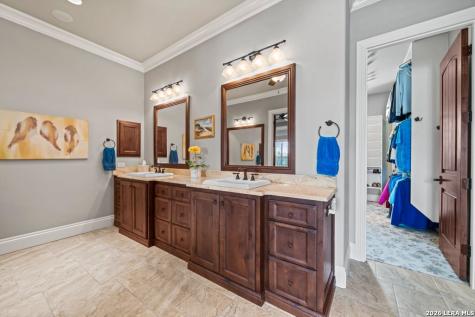 538 Oak Shores Drive Canyon Lake TX 78133