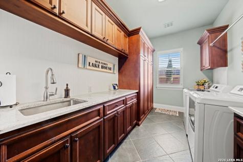 538 Oak Shores Drive Canyon Lake TX 78133