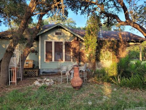 100 Green Valley Drive Pipe Creek TX 78063