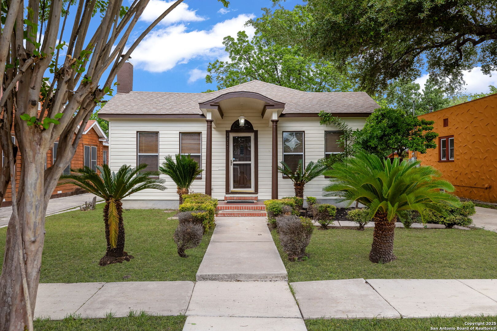 1717 W Summit Avenue San Antonio TX 78201