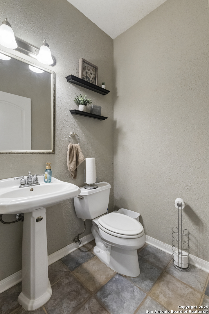 1732 Continental Pleasanton TX 78064