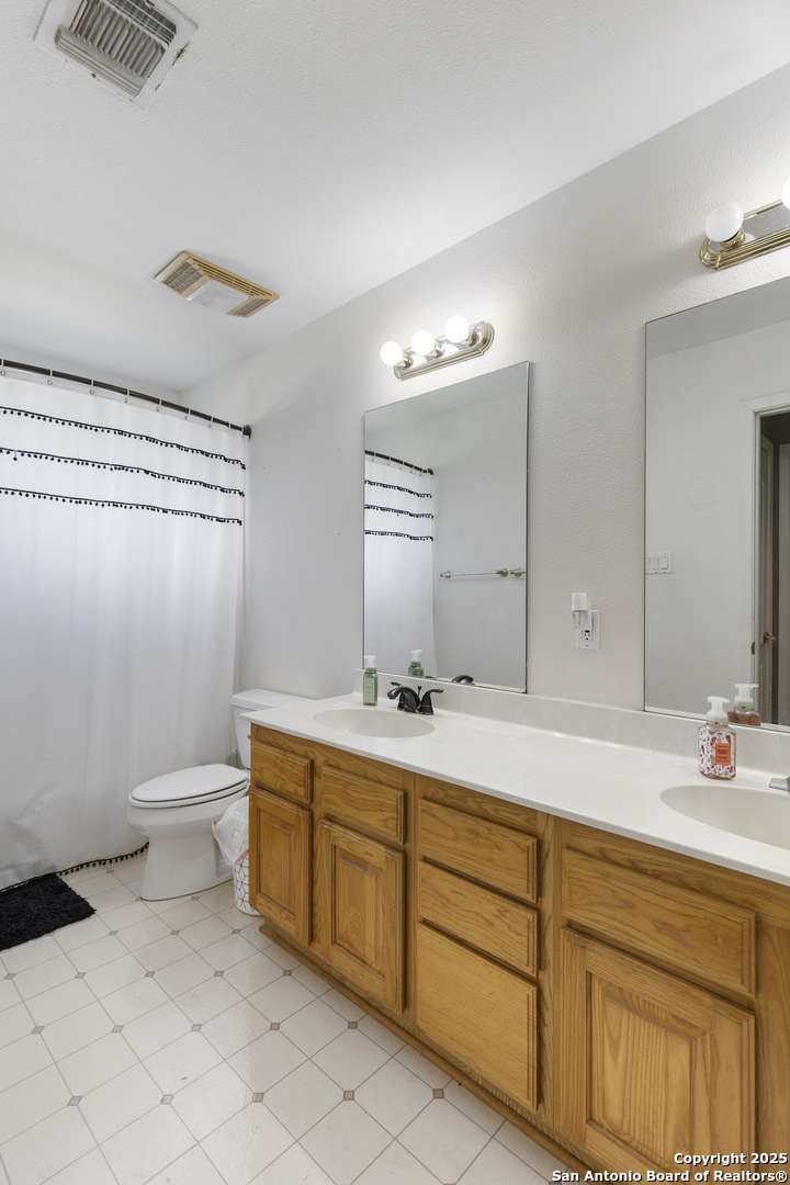 1732 Continental Pleasanton TX 78064