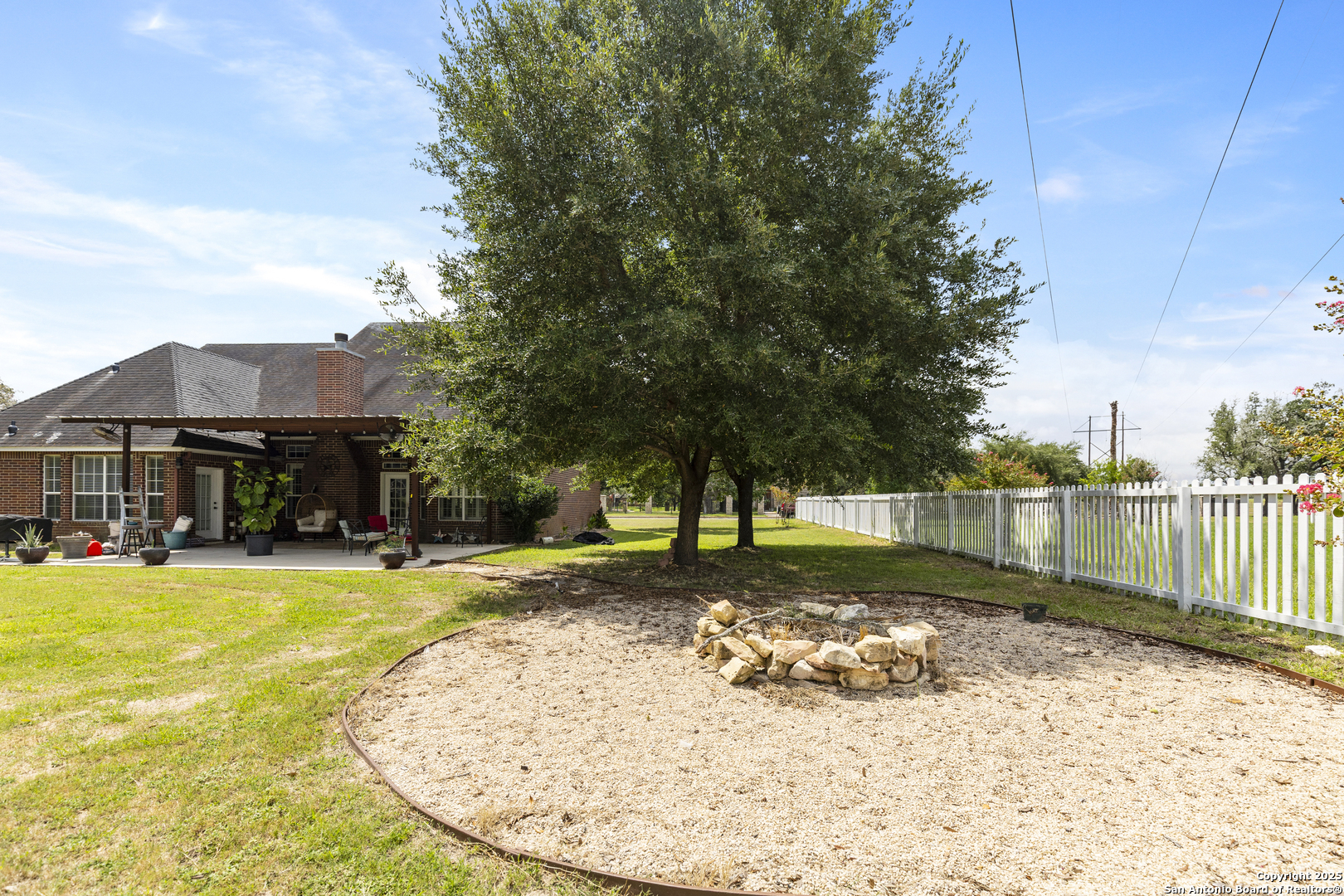 1732 Continental Pleasanton TX 78064