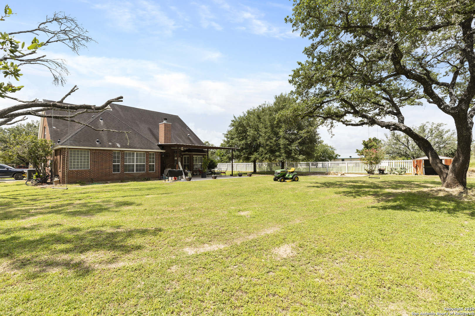 1732 Continental Pleasanton TX 78064