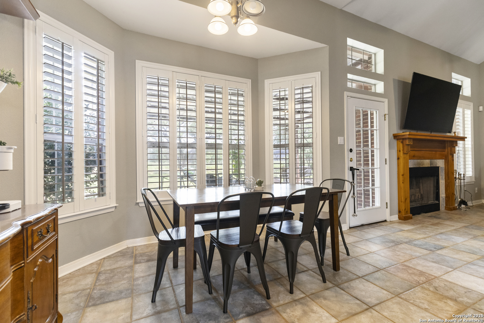 1732 Continental Pleasanton TX 78064