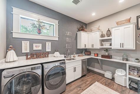 128 Bridgewater Drive La Vernia TX 78121