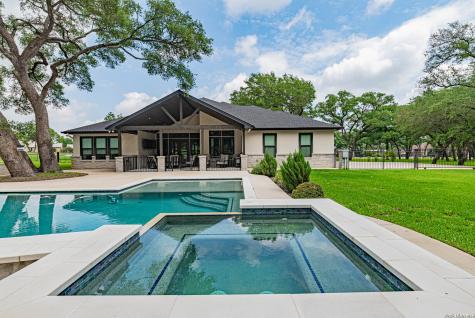 128 Bridgewater Drive La Vernia TX 78121