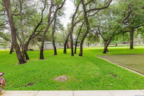 128 Bridgewater Drive La Vernia TX 78121
